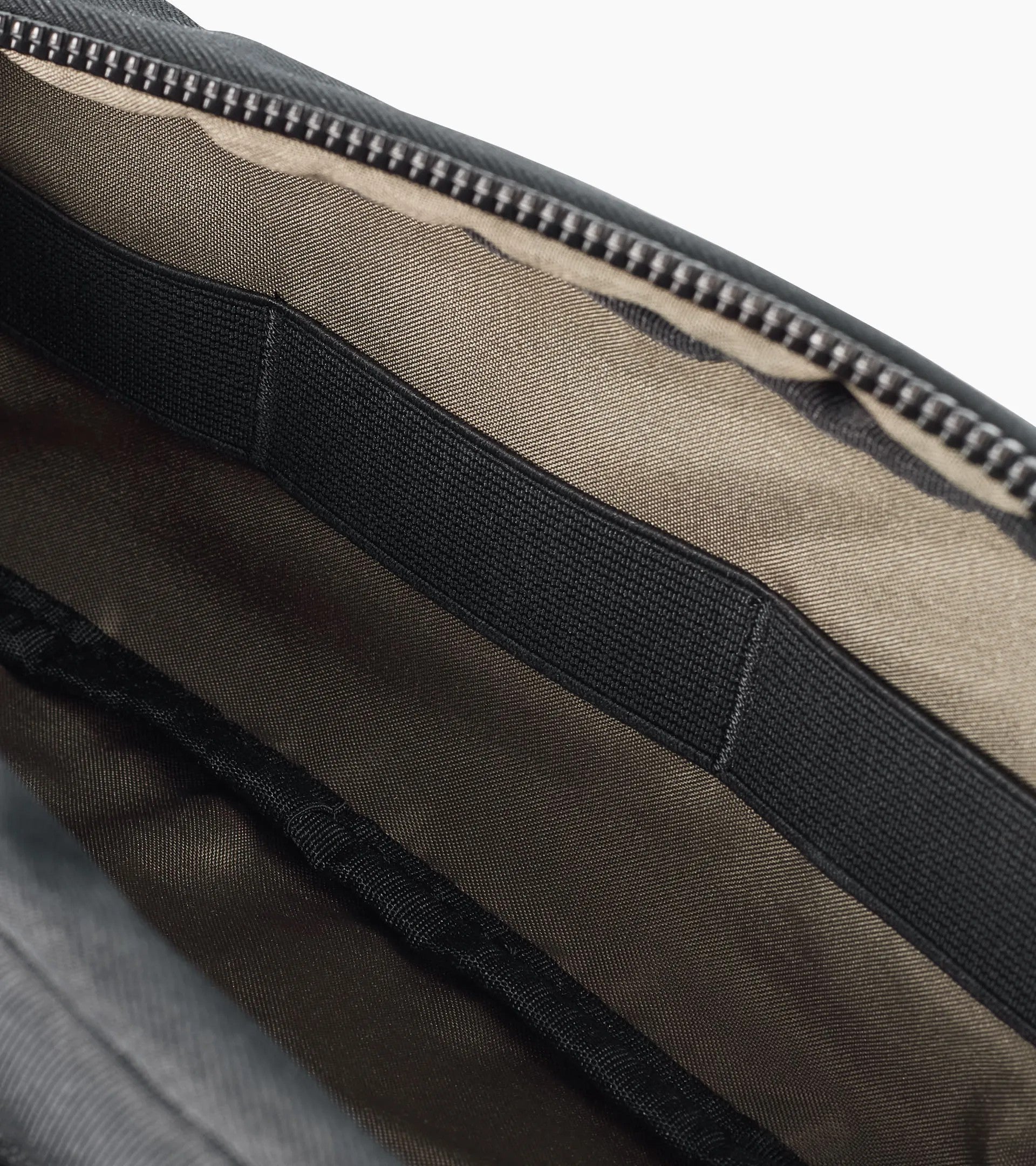 Pouch – Essential